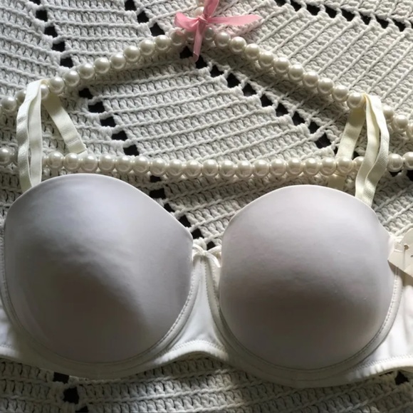 NWT| Underwire Bra - Picture 2 of 10